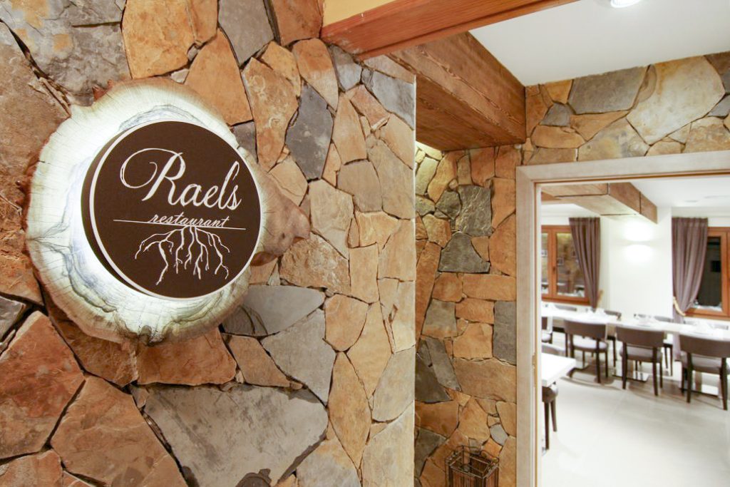 hotel-victor-rialp-10 hotel-victor-rialp-10